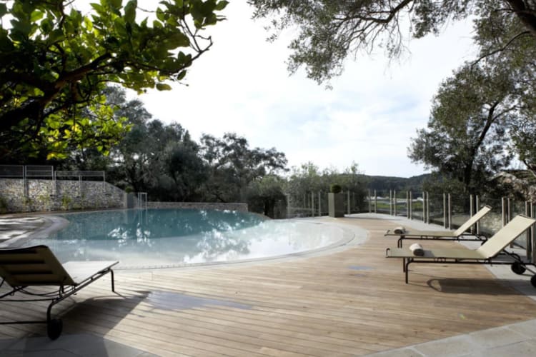 Pool and sun beds
